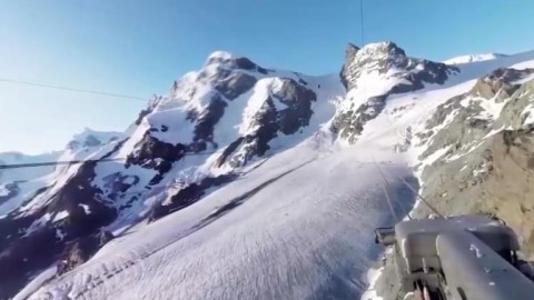 缆车观光阿尔卑斯山
